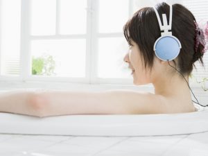 お風呂で音楽を聴く人
